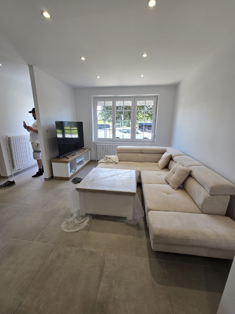 ST home — Photos 1
